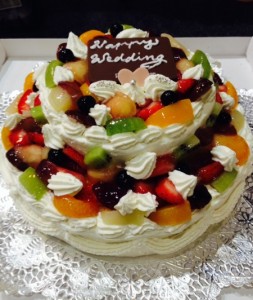 結婚式の2次会やお誕生日などに、フルーツたっぷり2段の豪華なケーキはいかがですか？