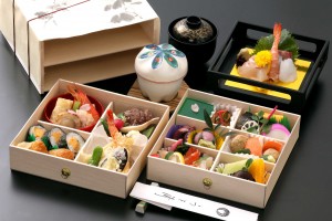 本格日本料理をご自宅へお届け出来ます。冠婚葬祭はもちろん、お花見や会議など様々な場面でご利用頂けます