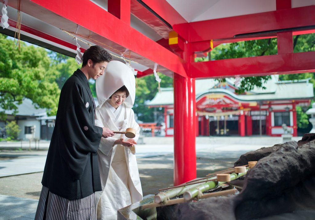 新郎新婦・手水